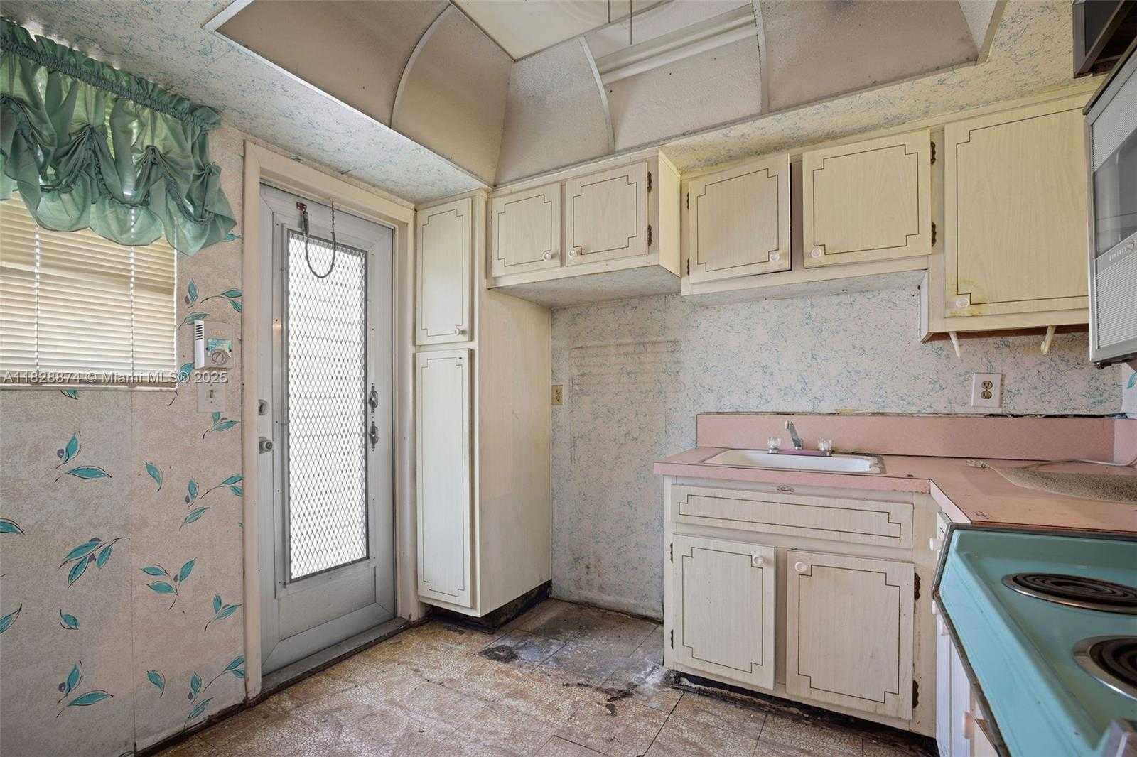 Small Image of 1333 EAST HALLANDALE BEACH BLVD #105, Hallandale Beach Number 8