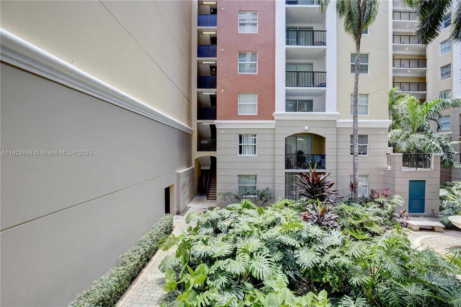 Small Image of 17100 NORTH BAY RD #1210, Sunny Isles Beach Number 32