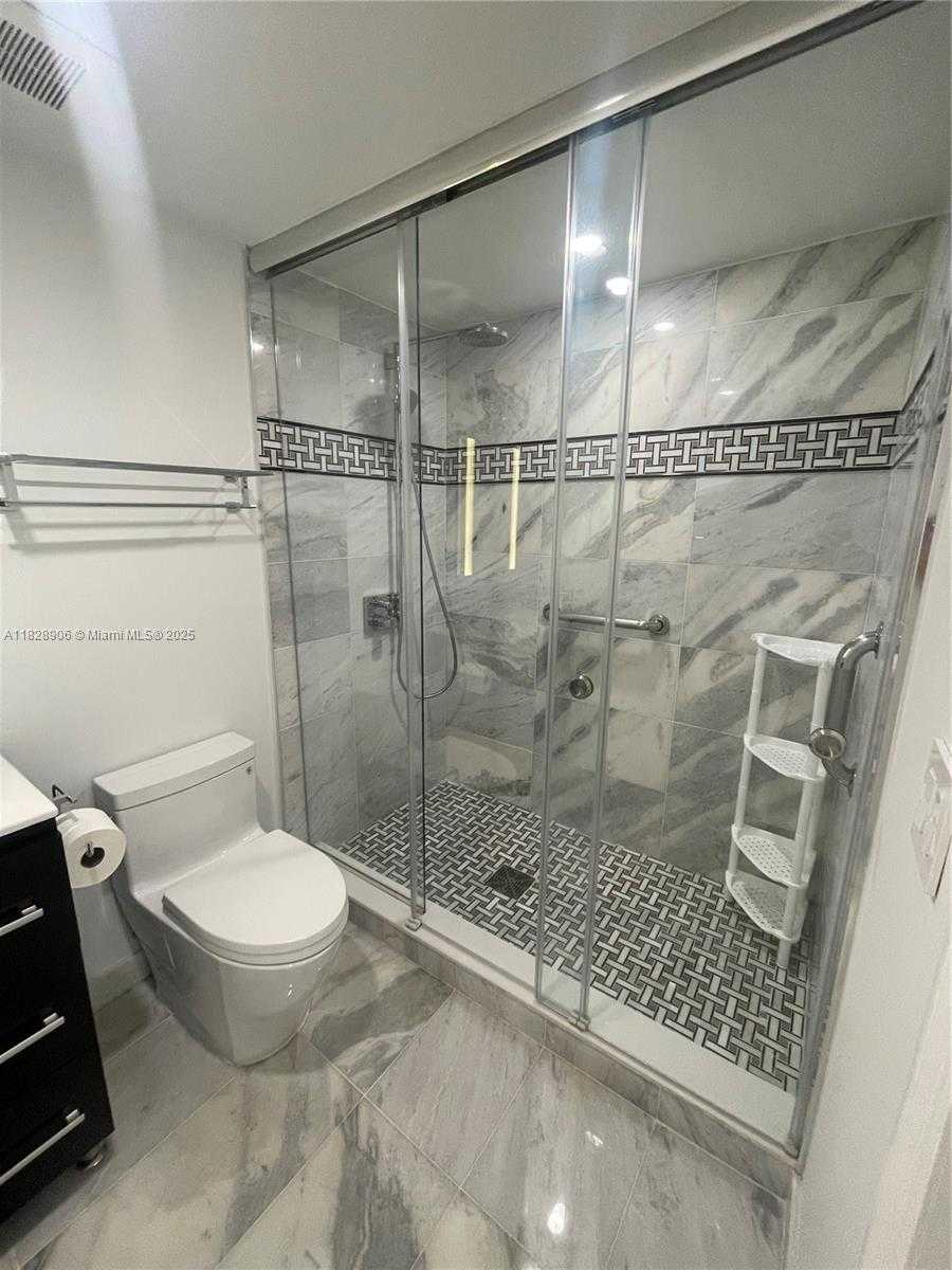 Small Image of 310 POINCIANA ISLAND DR #802, Sunny Isles Beach Number 6
