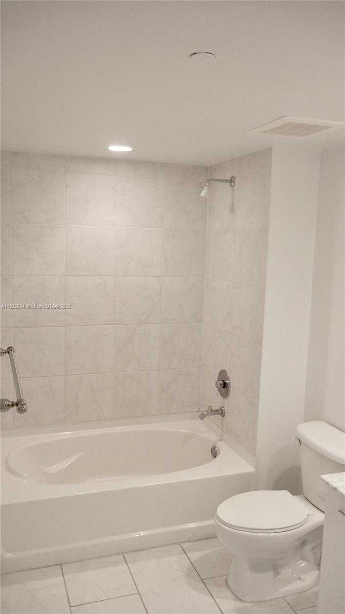 Small Image of 951 BRICKELL AVE #2509, Miami Number 11