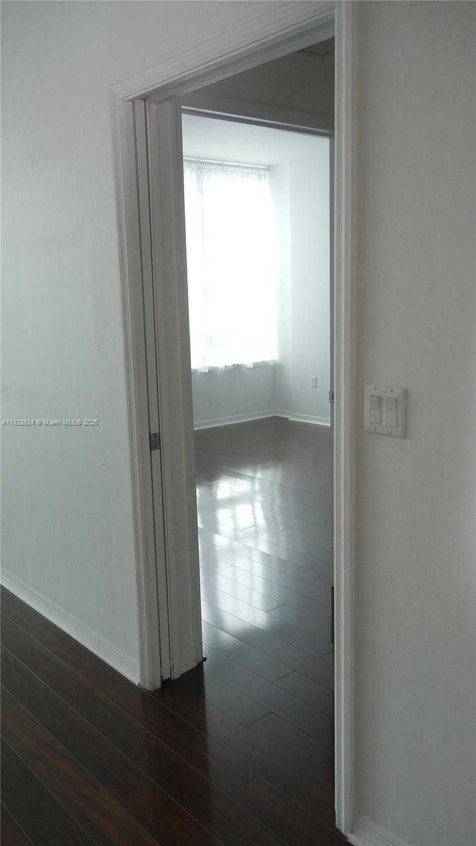Small Image of 951 BRICKELL AVE #2509, Miami Number 12