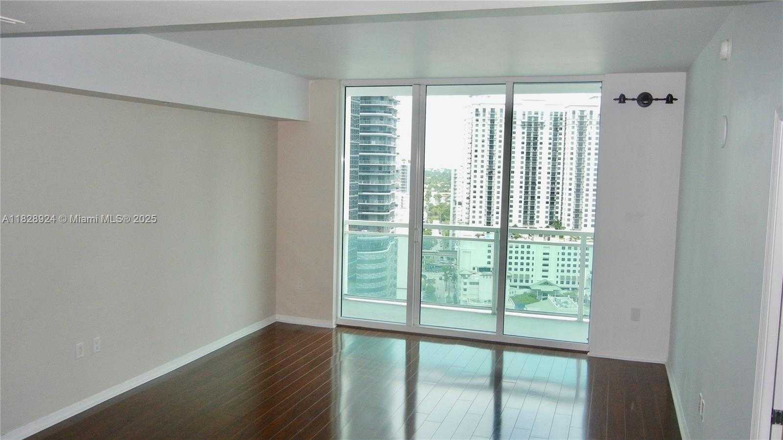 Small Image of 951 BRICKELL AVE #2509, Miami Number 6