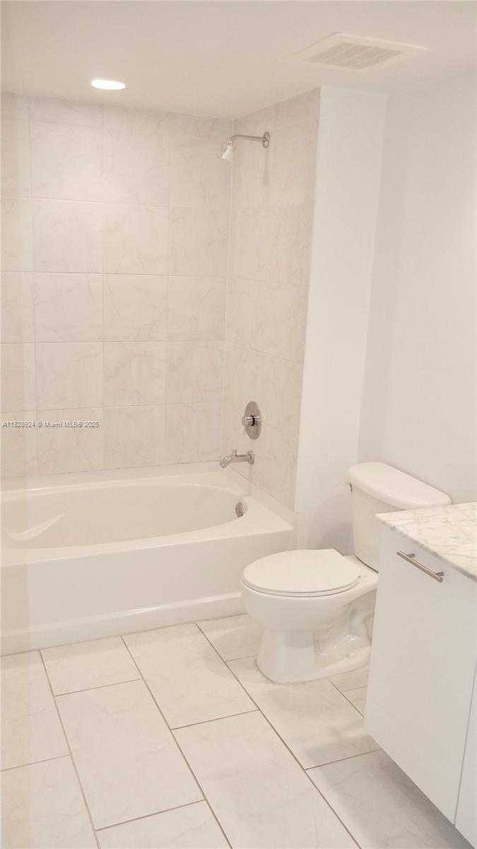 Small Image of 951 BRICKELL AVE #2509, Miami Number 8
