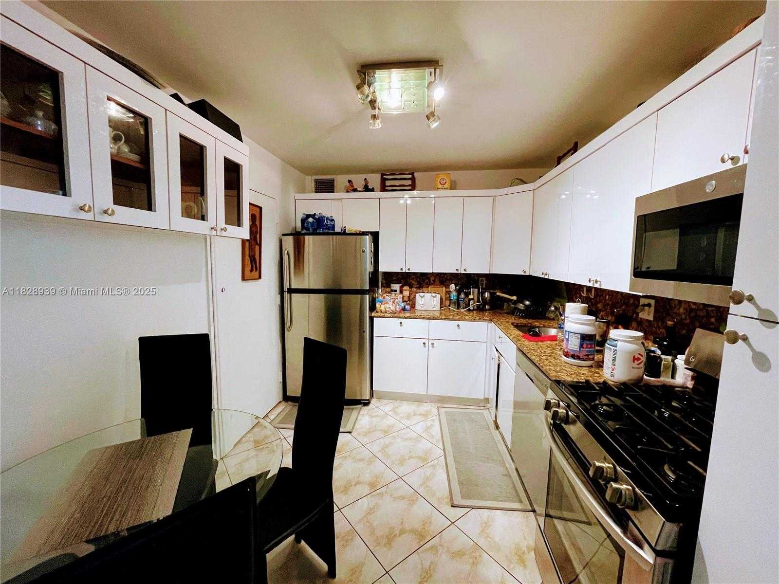 Small Image of 2030 SOUTH OCEAN DR #2018, Hallandale Beach Number 11
