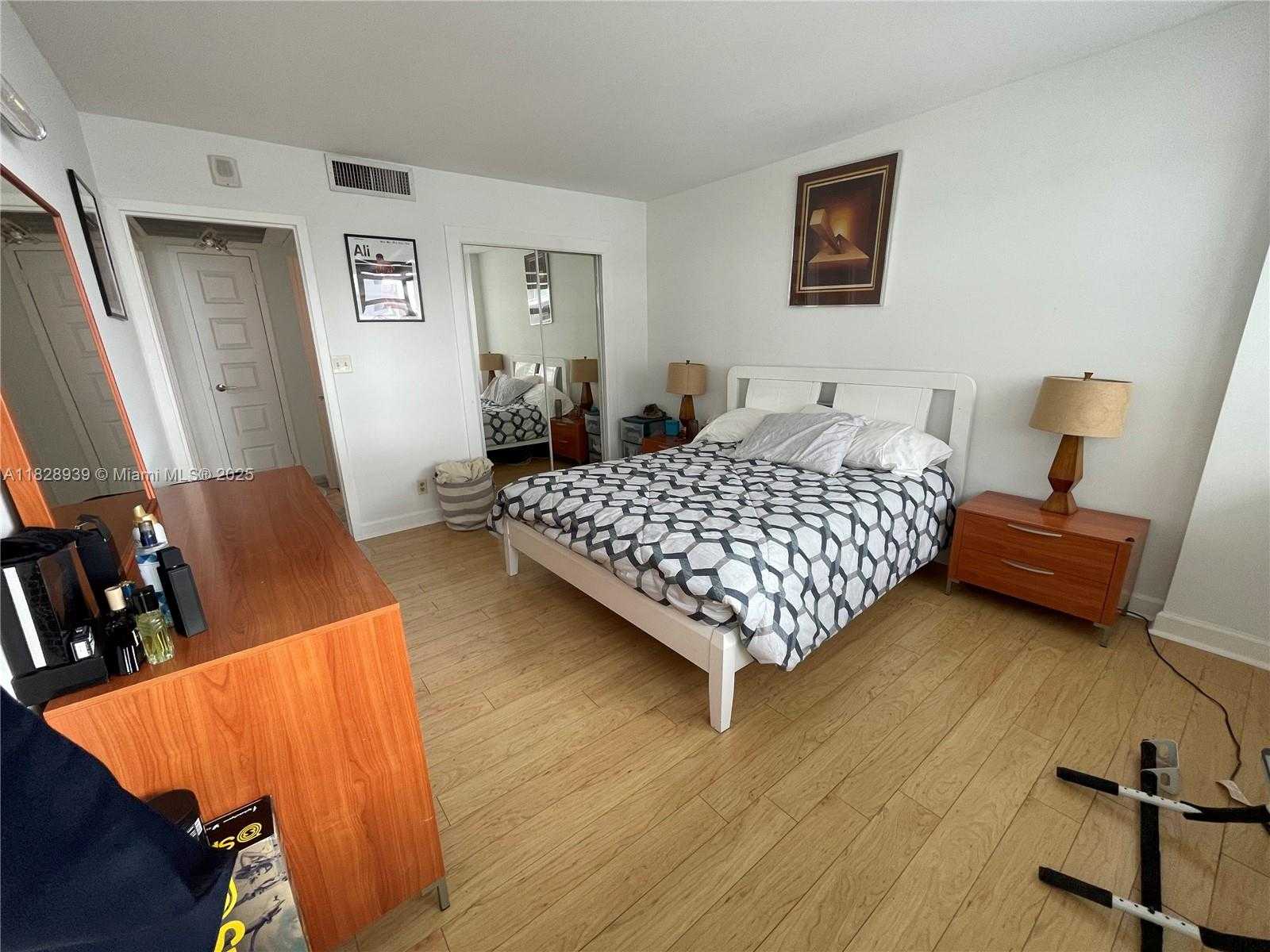 Small Image of 2030 SOUTH OCEAN DR #2018, Hallandale Beach Number 12