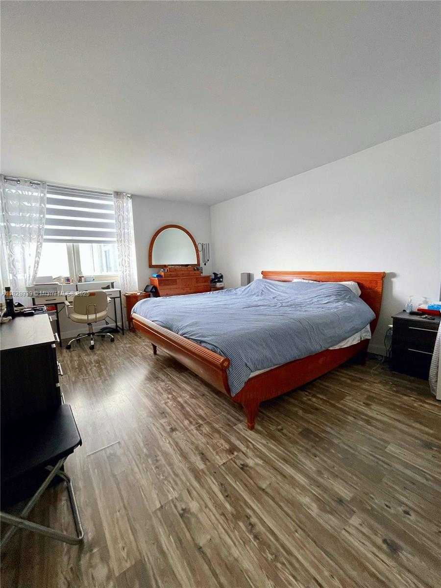 Small Image of 2030 SOUTH OCEAN DR #2018, Hallandale Beach Number 17
