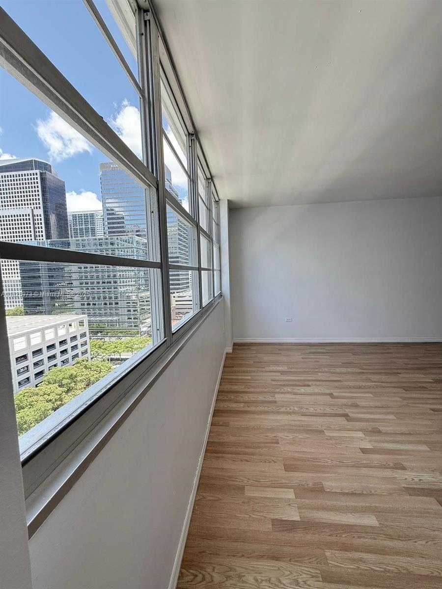 Small Image of 825 BRICKELL BAY DR #1549, Miami Number 3