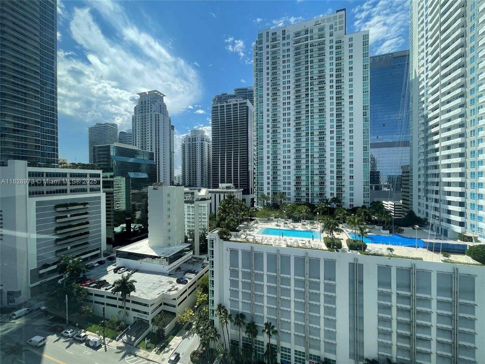 Small Image of 825 BRICKELL BAY DR #1549, Miami Number 4