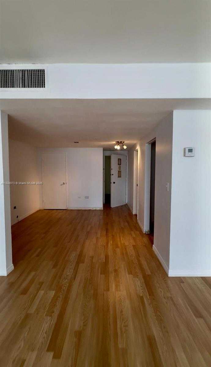 Small Image of 825 BRICKELL BAY DR #1549, Miami Number 5