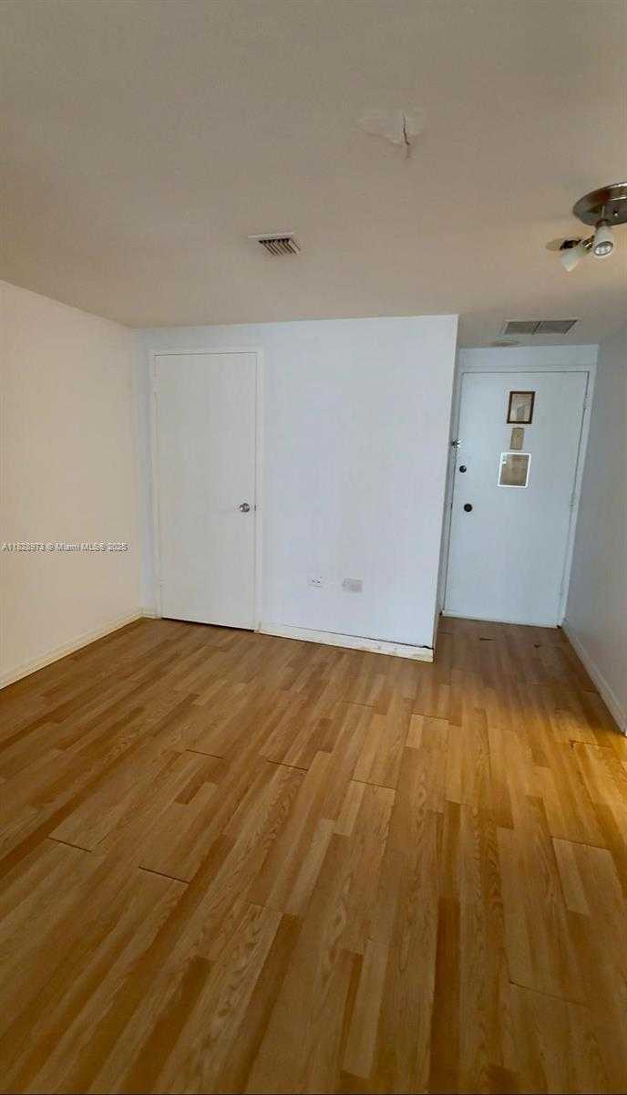 Small Image of 825 BRICKELL BAY DR #1549, Miami Number 6