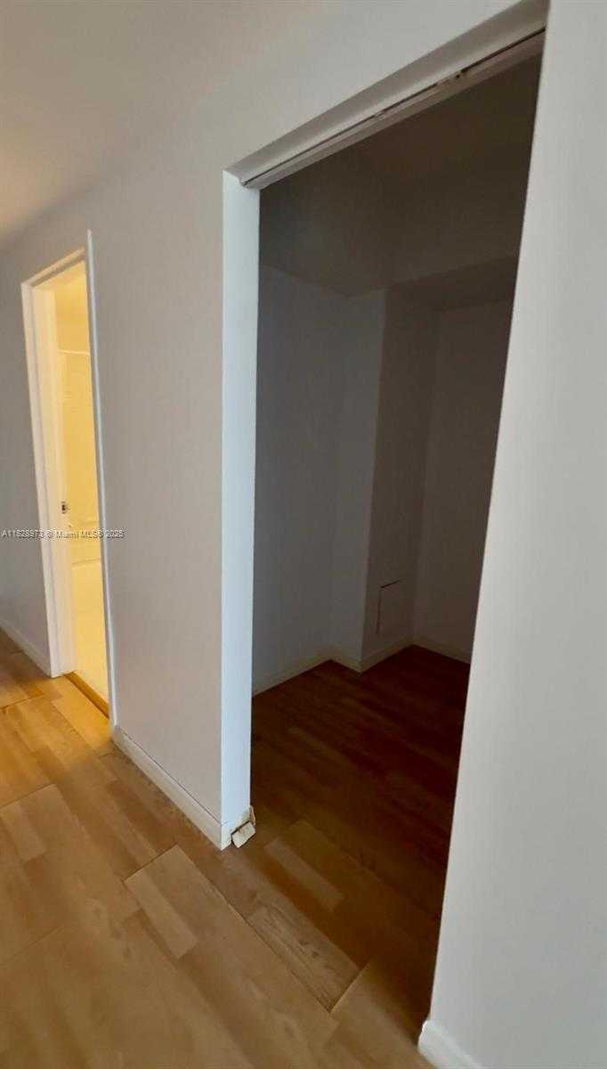 Small Image of 825 BRICKELL BAY DR #1549, Miami Number 7