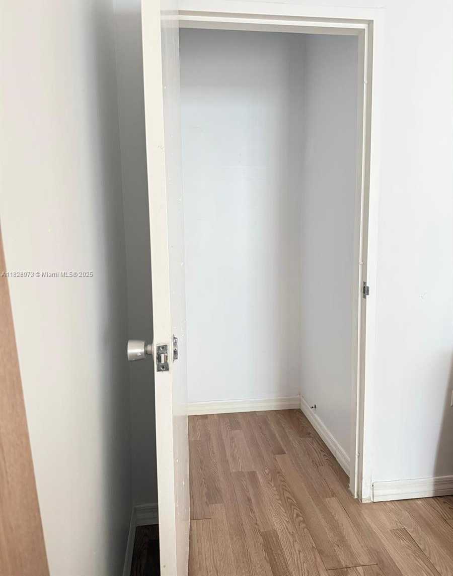 Small Image of 825 BRICKELL BAY DR #1549, Miami Number 9