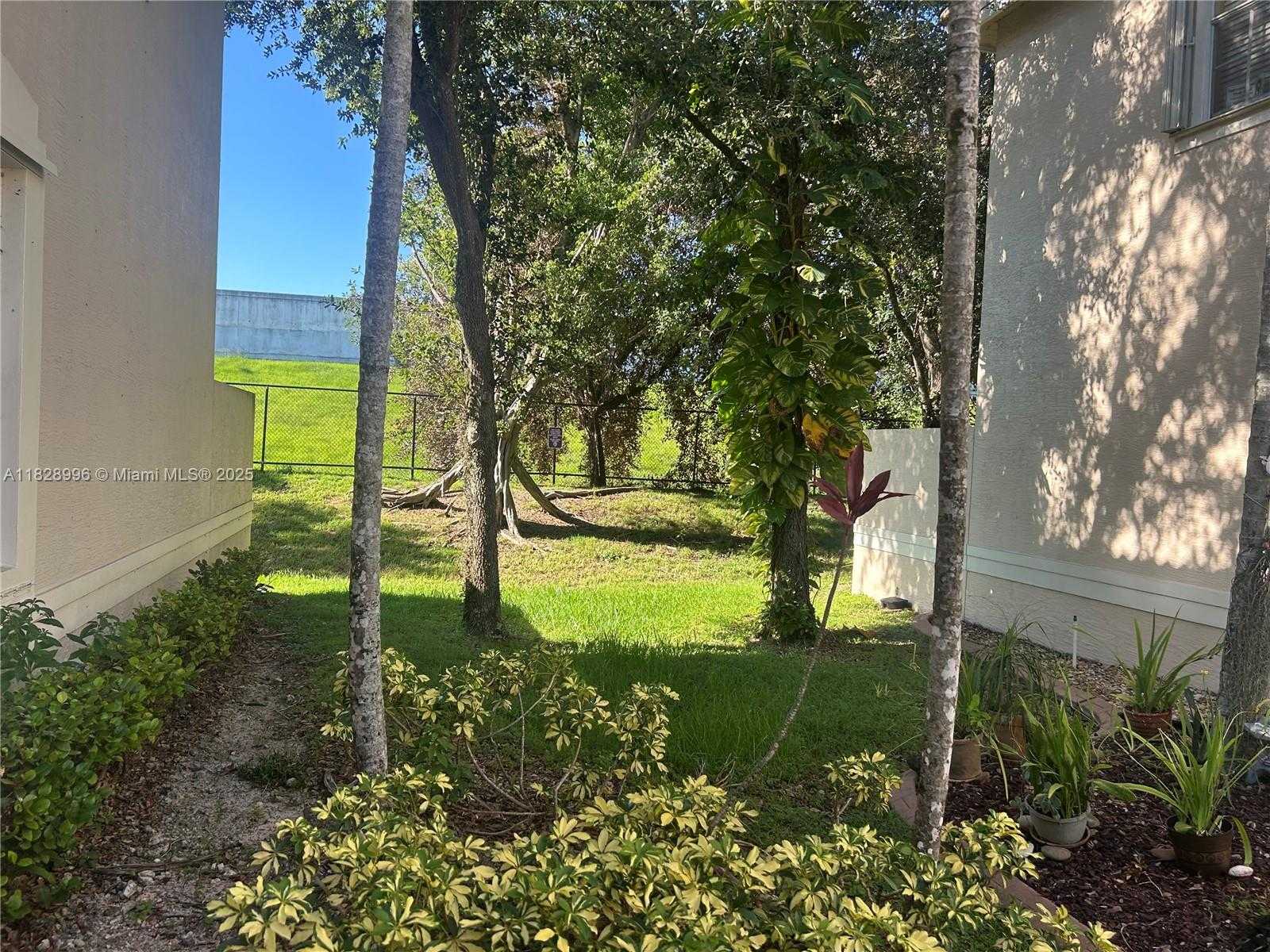 Small Image of 12415 SOUTH WEST 42ND ST, Miramar Number 38