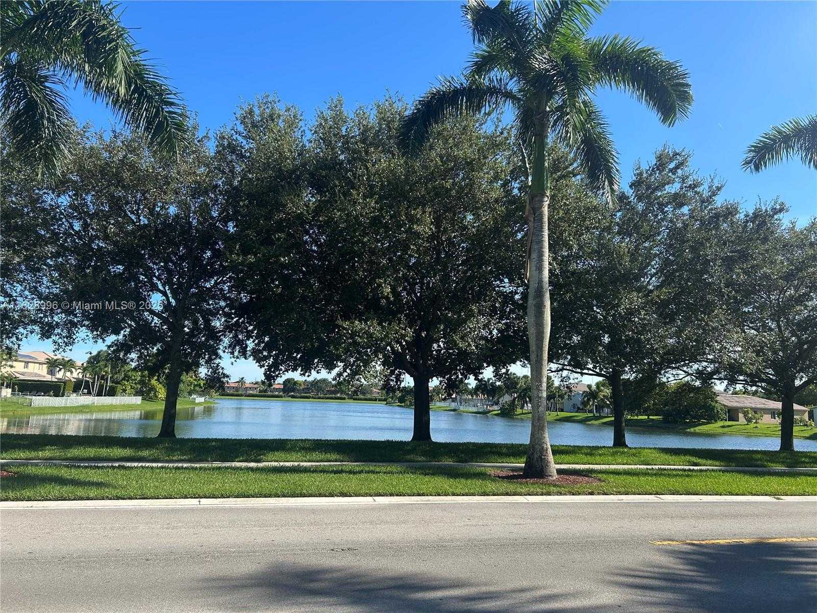 Small Image of 12415 SOUTH WEST 42ND ST, Miramar Number 40