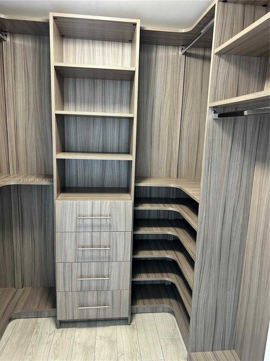 Small Image of 50 BISCAYNE BLVD #4706, Miami Number 12