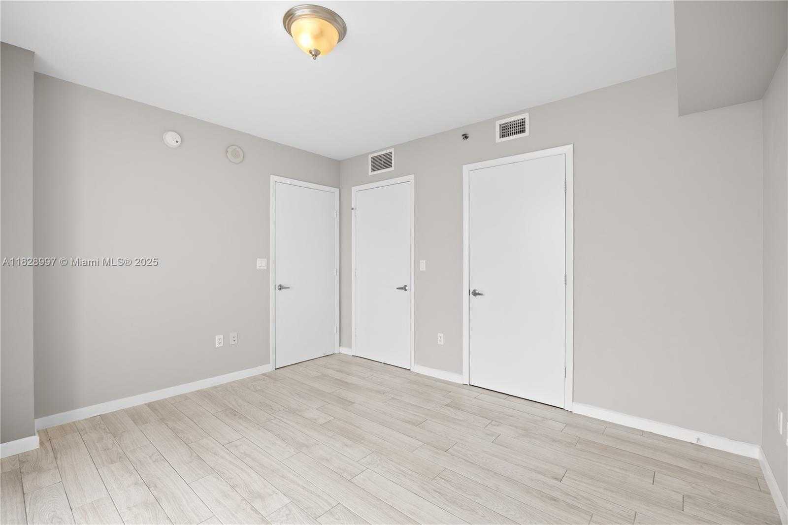 Small Image of 50 BISCAYNE BLVD #4706, Miami Number 25