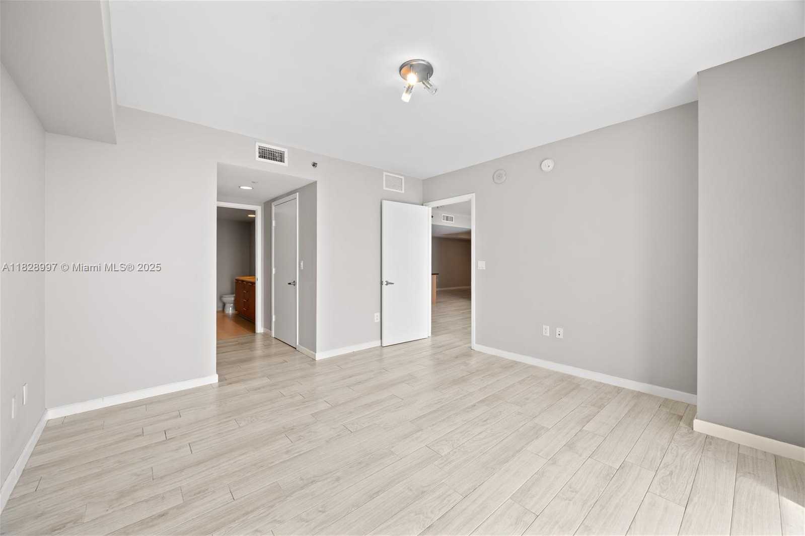Small Image of 50 BISCAYNE BLVD #4706, Miami Number 27