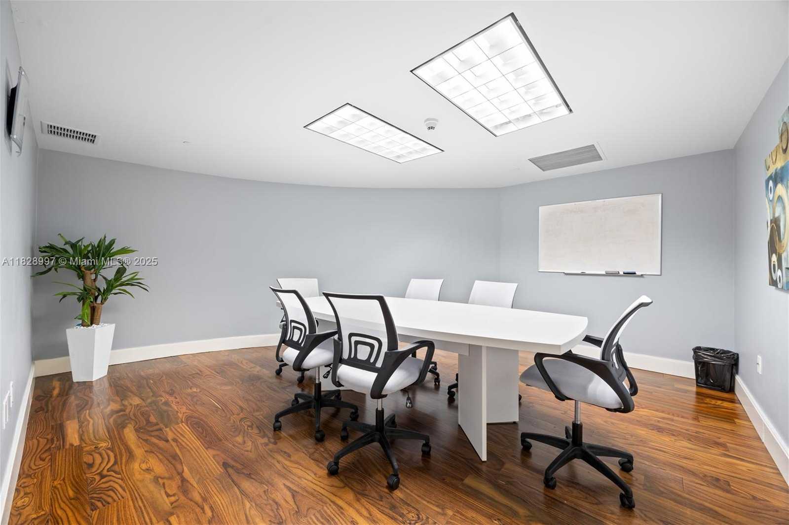Small Image of 50 BISCAYNE BLVD #4706, Miami Number 47