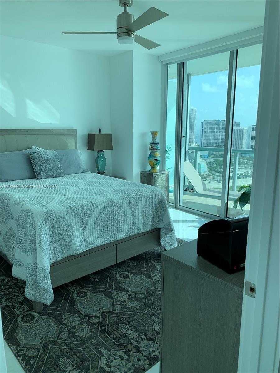 Small Image of 888 BISCAYNE BLVD #2910, Miami Number 13