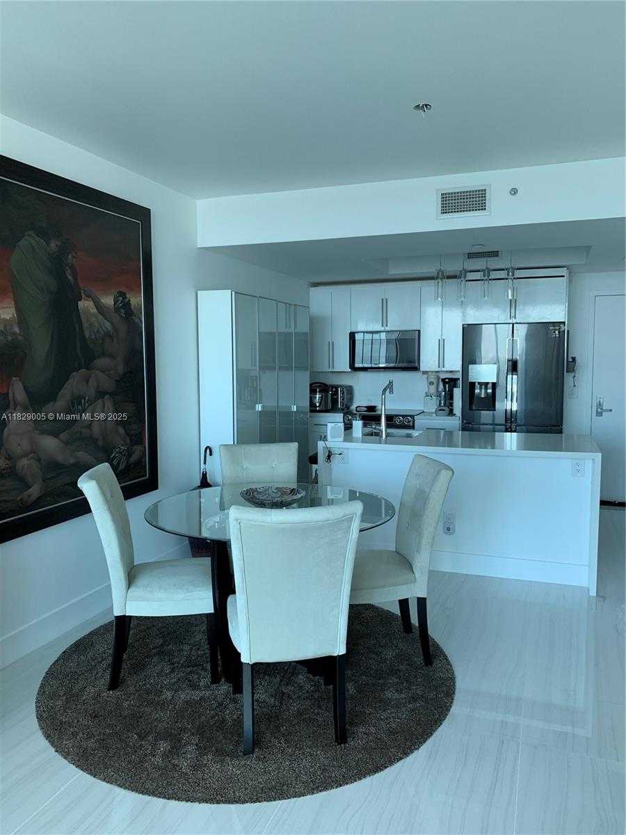 Small Image of 888 BISCAYNE BLVD #2910, Miami Number 7