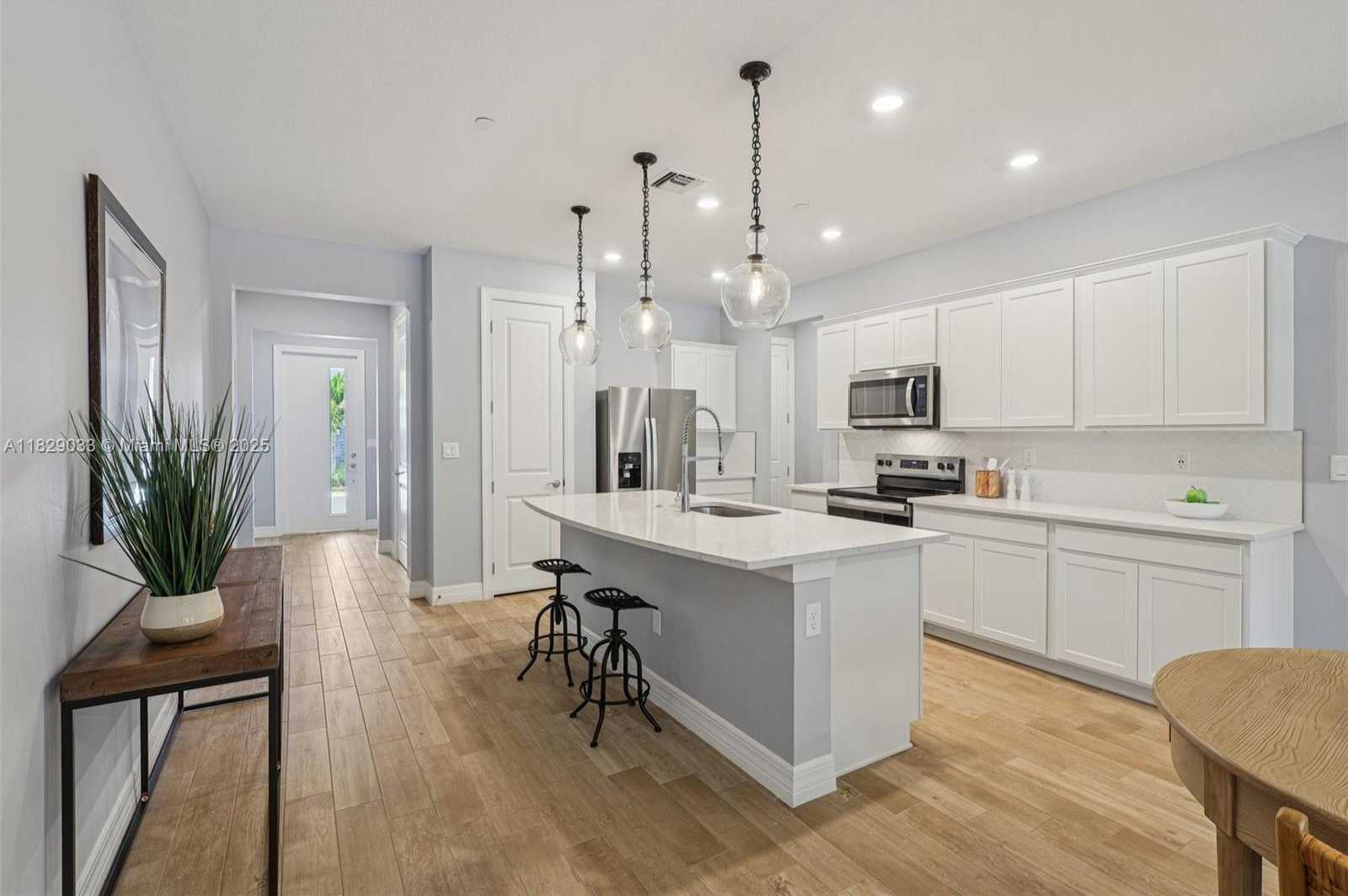 Small Image of 8367 NORTH WEST 7TH PL, Plantation Number 7
