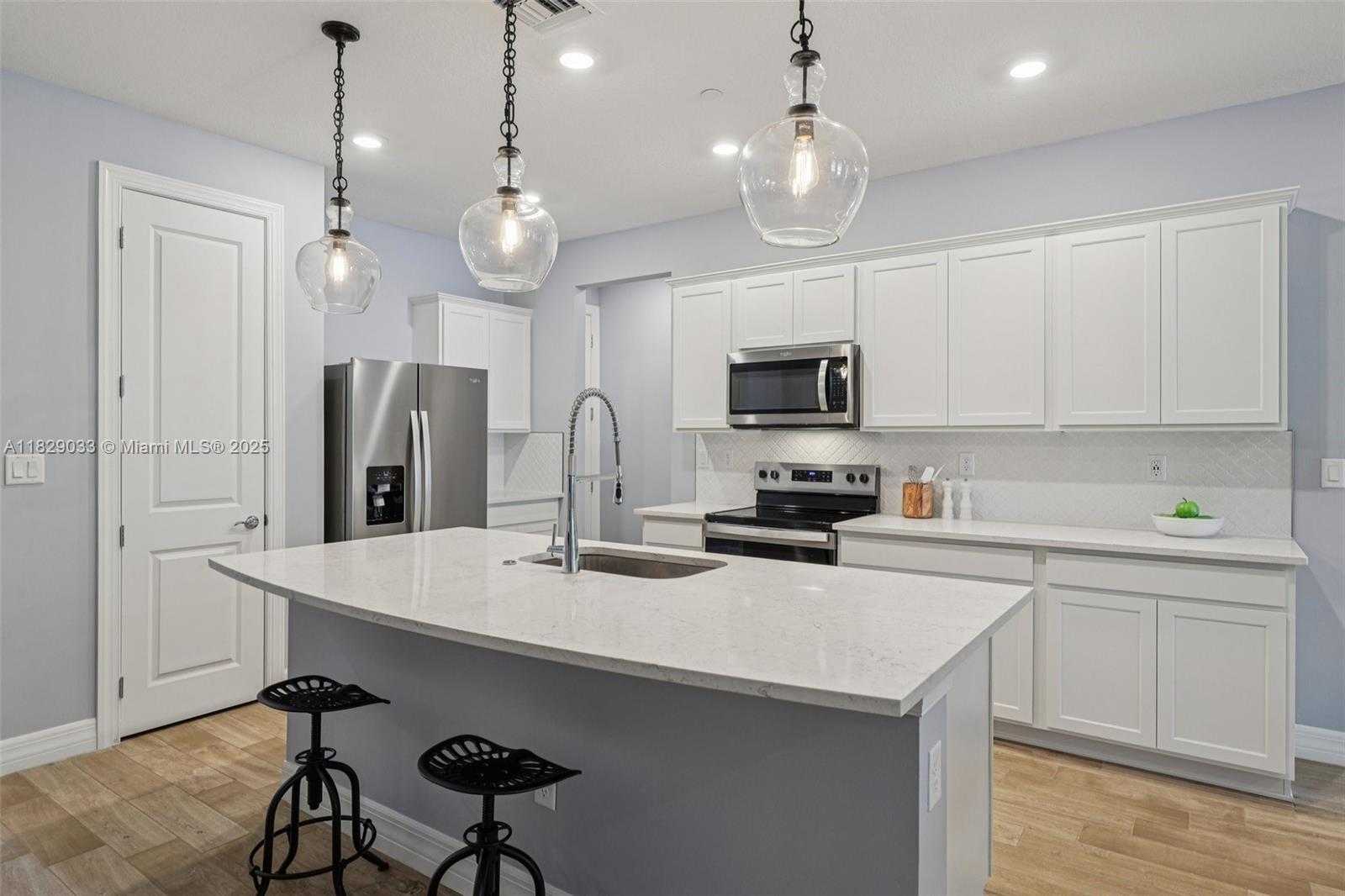 Small Image of 8367 NORTH WEST 7TH PL, Plantation Number 8