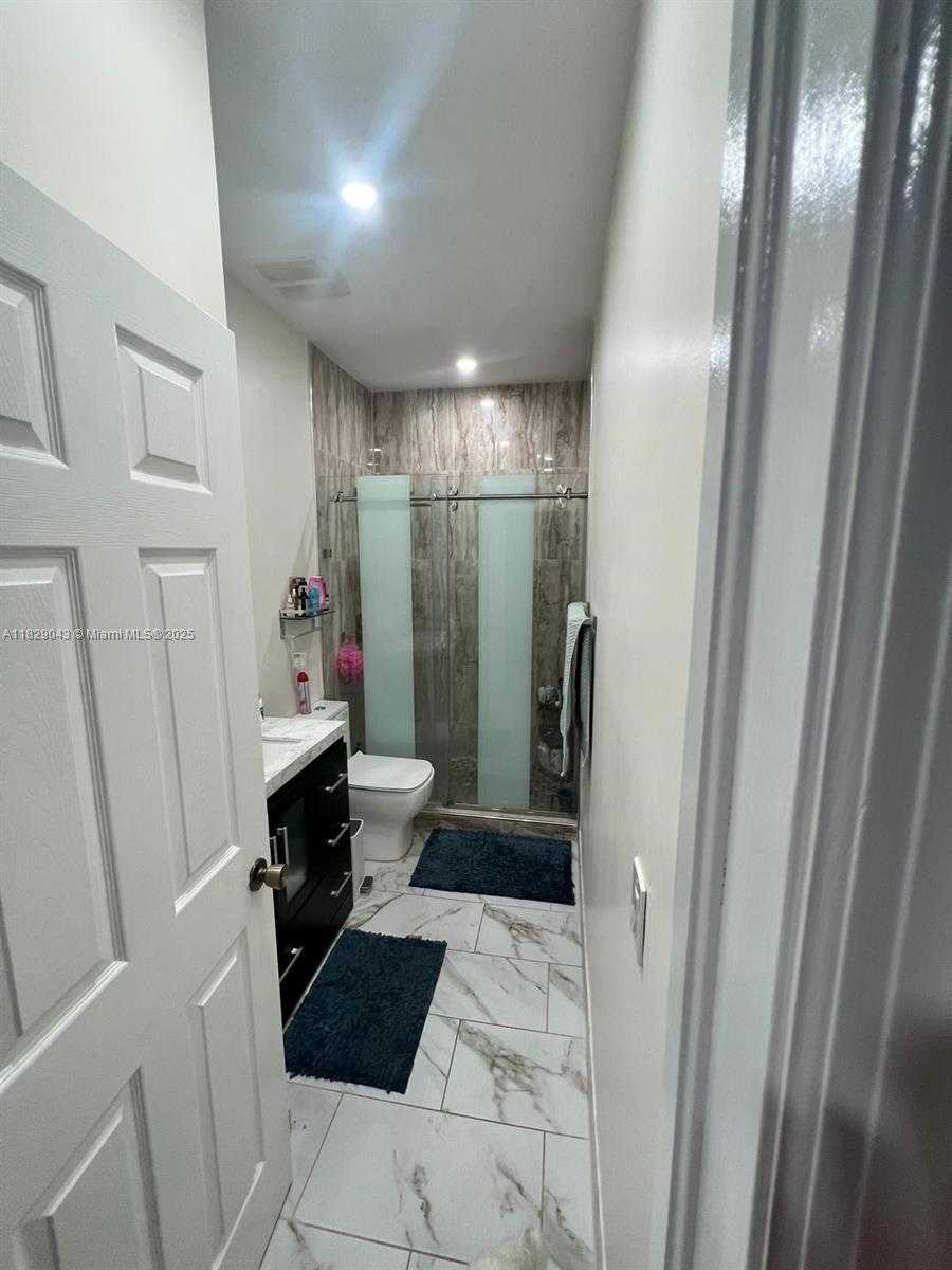 Small Image of 13220 SOUTH WEST 143RD TER, Miami Number 16
