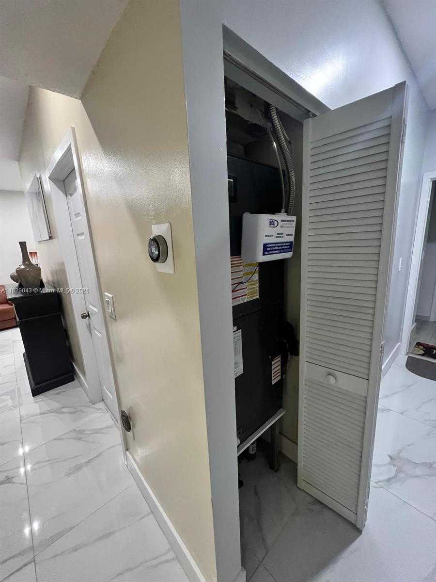 Small Image of 13220 SOUTH WEST 143RD TER, Miami Number 22