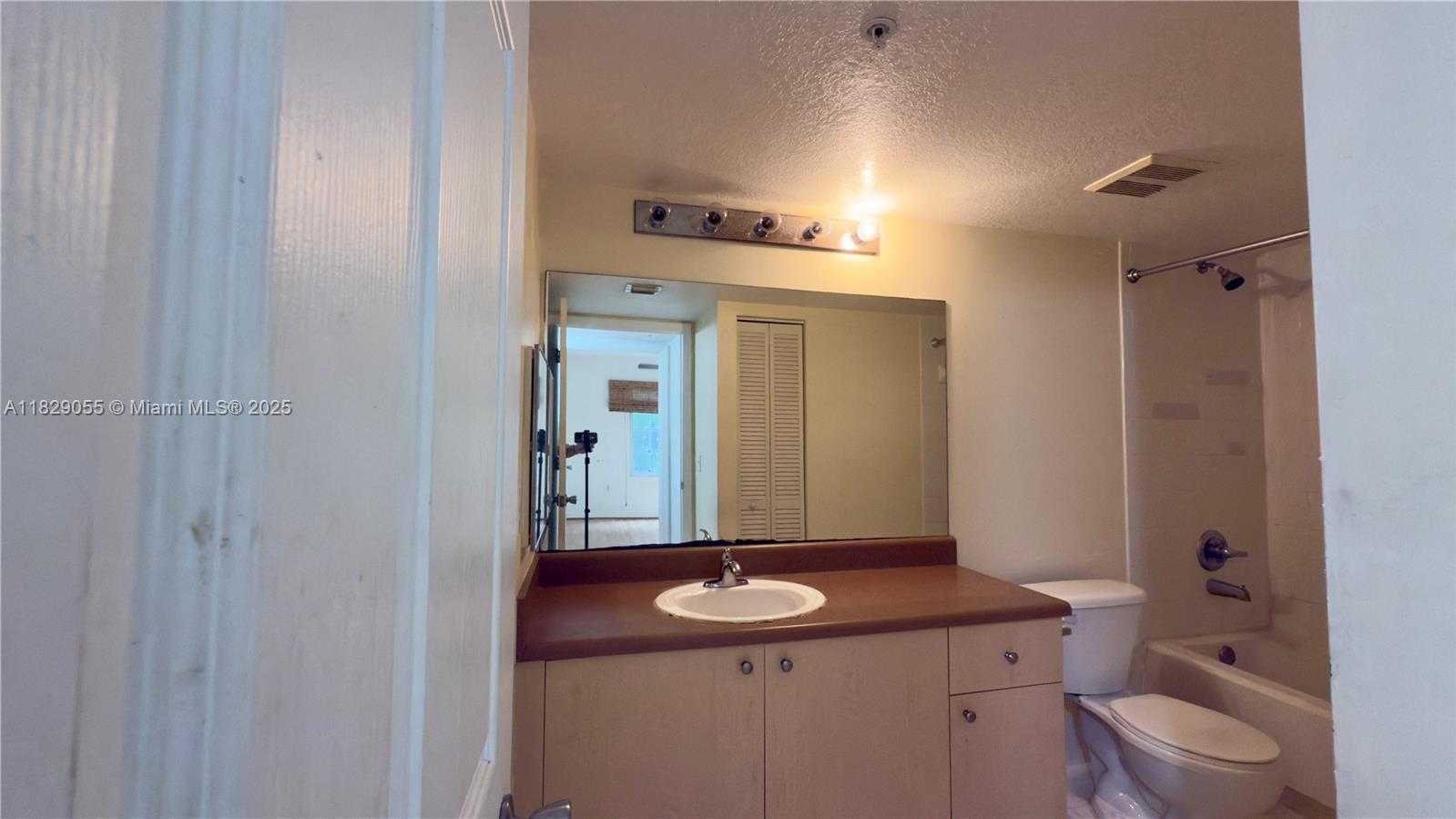 Small Image of 4021 SAN MARINO BLVD #102, West Palm Beach Number 15