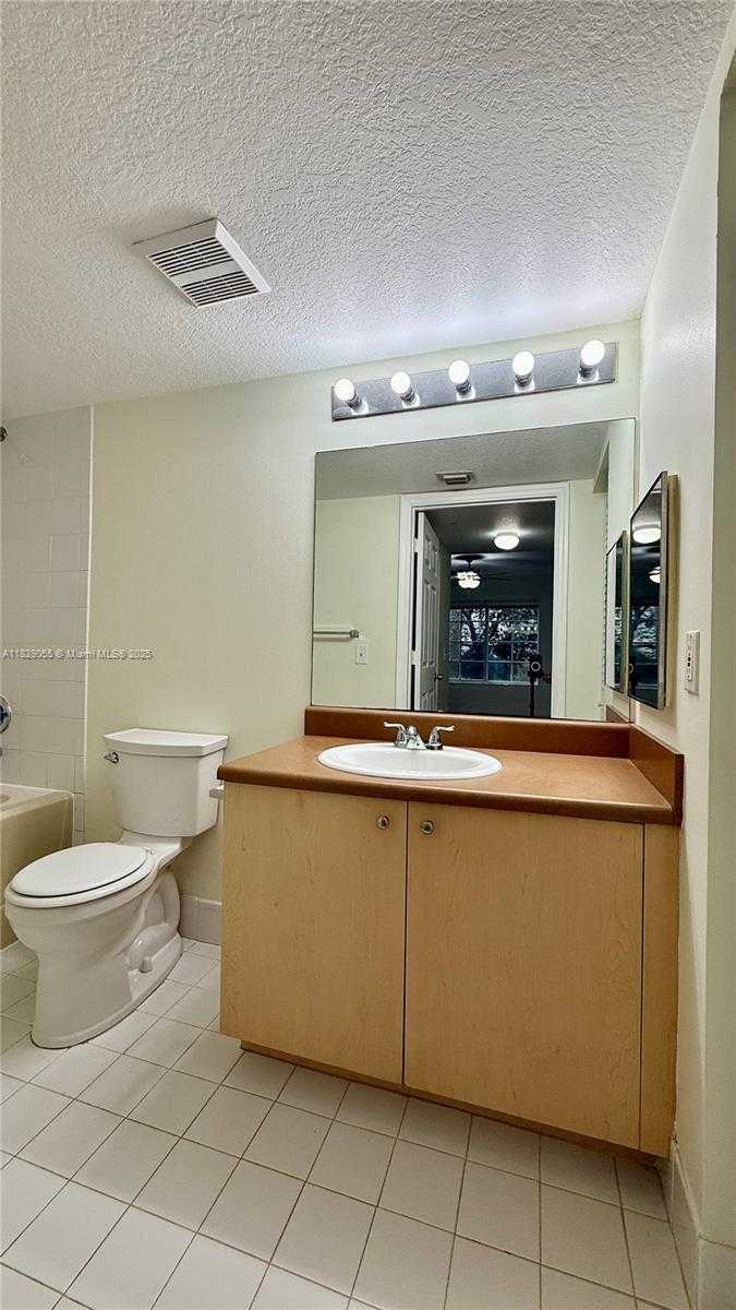 Small Image of 4021 SAN MARINO BLVD #102, West Palm Beach Number 34