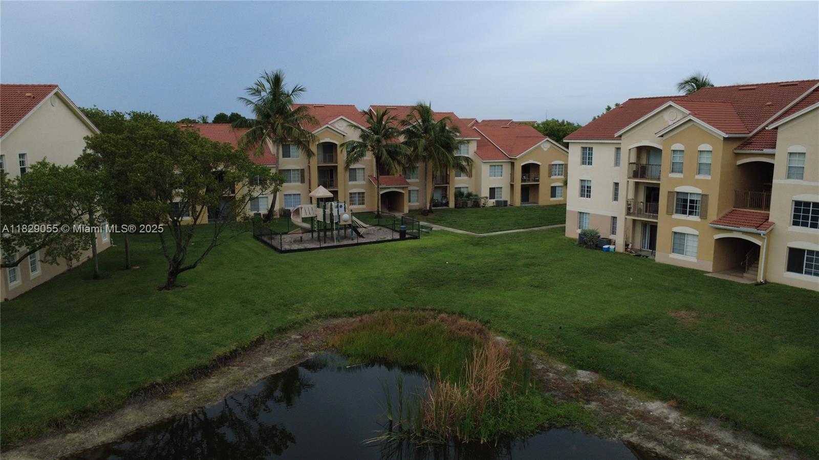 Small Image of 4021 SAN MARINO BLVD #102, West Palm Beach Number 8
