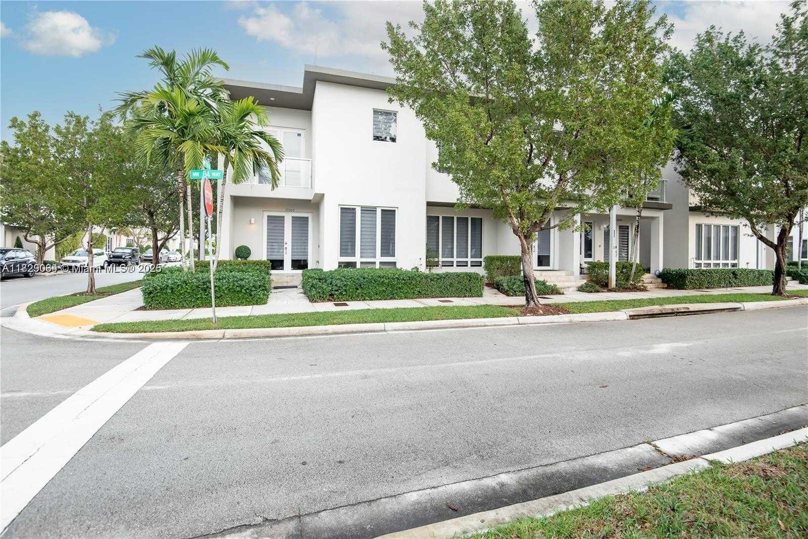 Small Image of 10555 NORTH WEST 64TH WAY, Doral Number 26