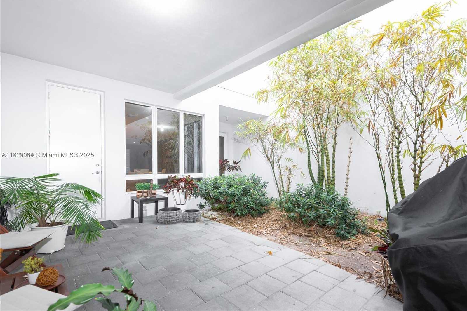 Small Image of 10555 NORTH WEST 64TH WAY, Doral Number 29