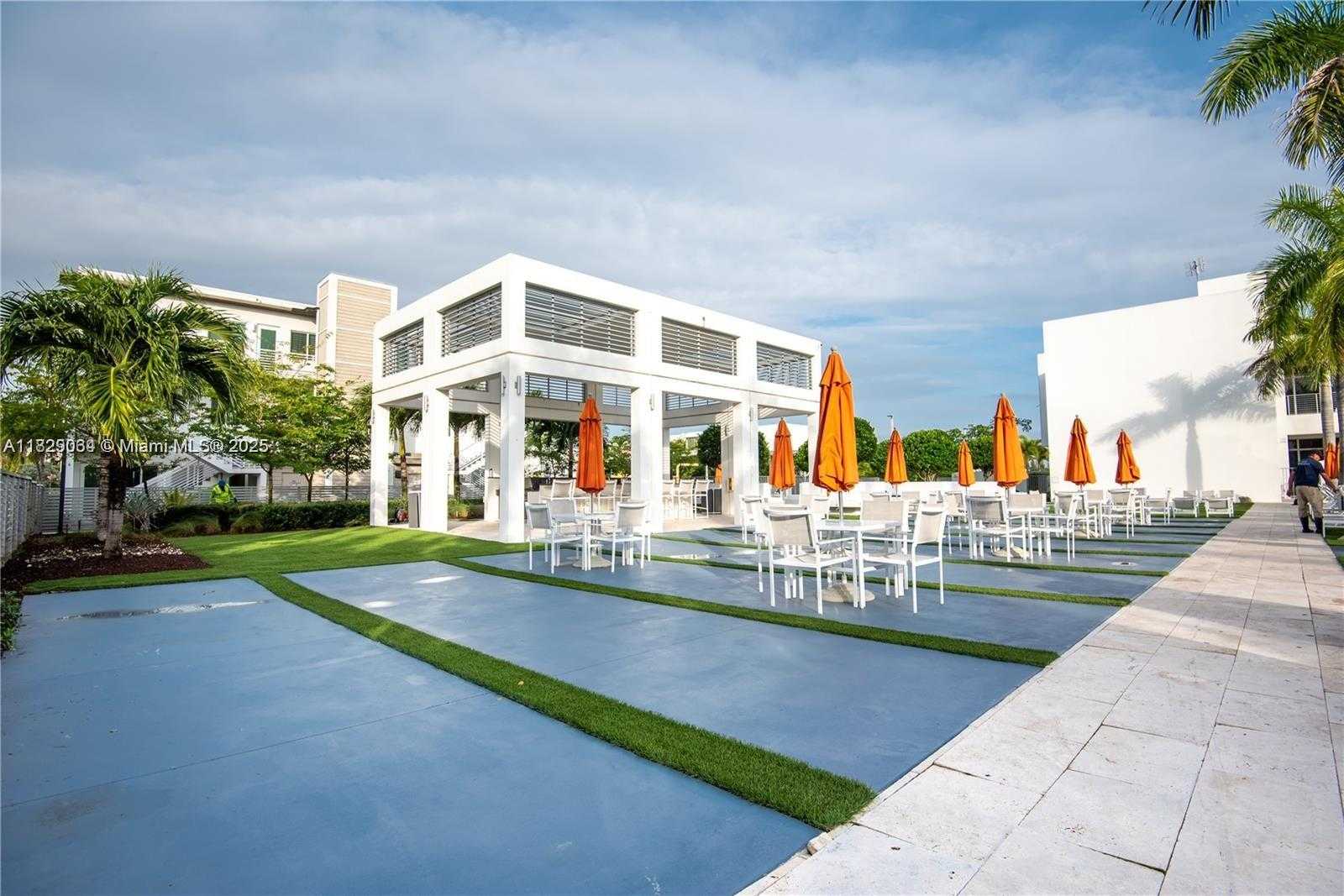 Small Image of 10555 NORTH WEST 64TH WAY, Doral Number 37