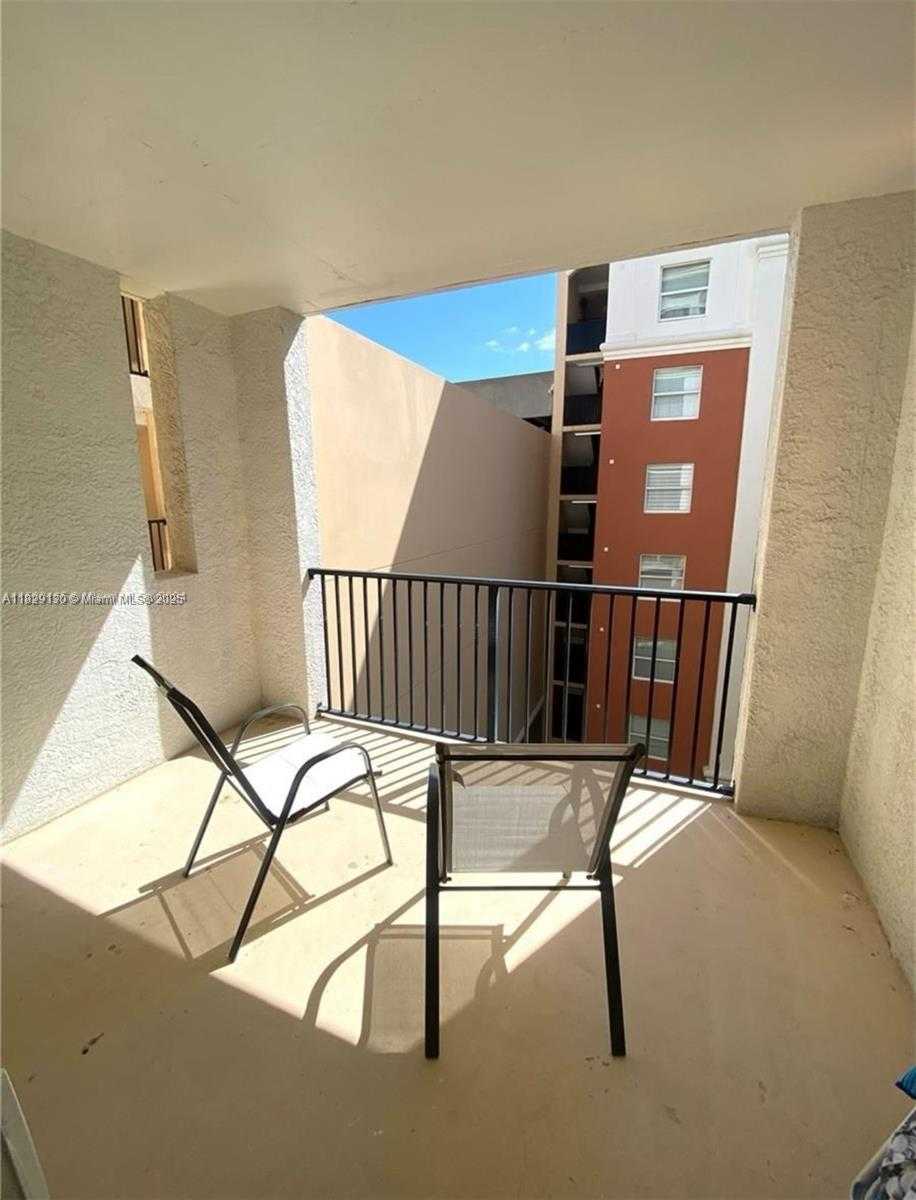 Small Image of 17100 NORTH BAY RD #1610, Sunny Isles Beach Number 7