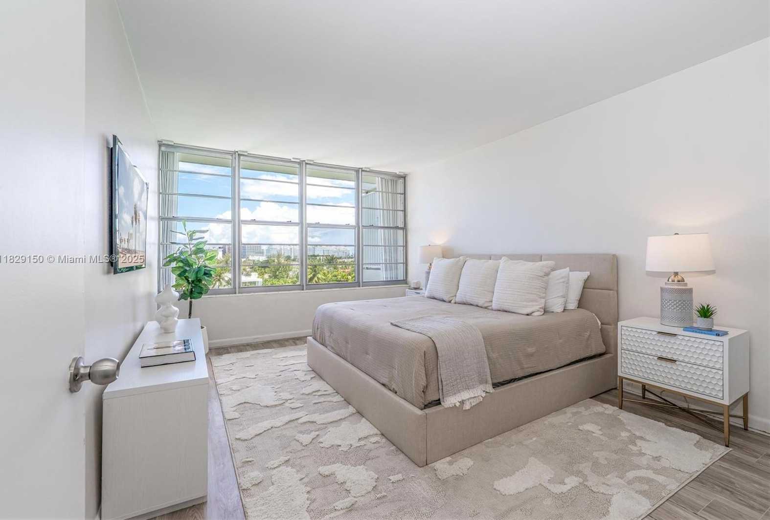 Small Image of 9101 EAST BAY HARBOR DR #705, Bay Harbor Islands Number 12