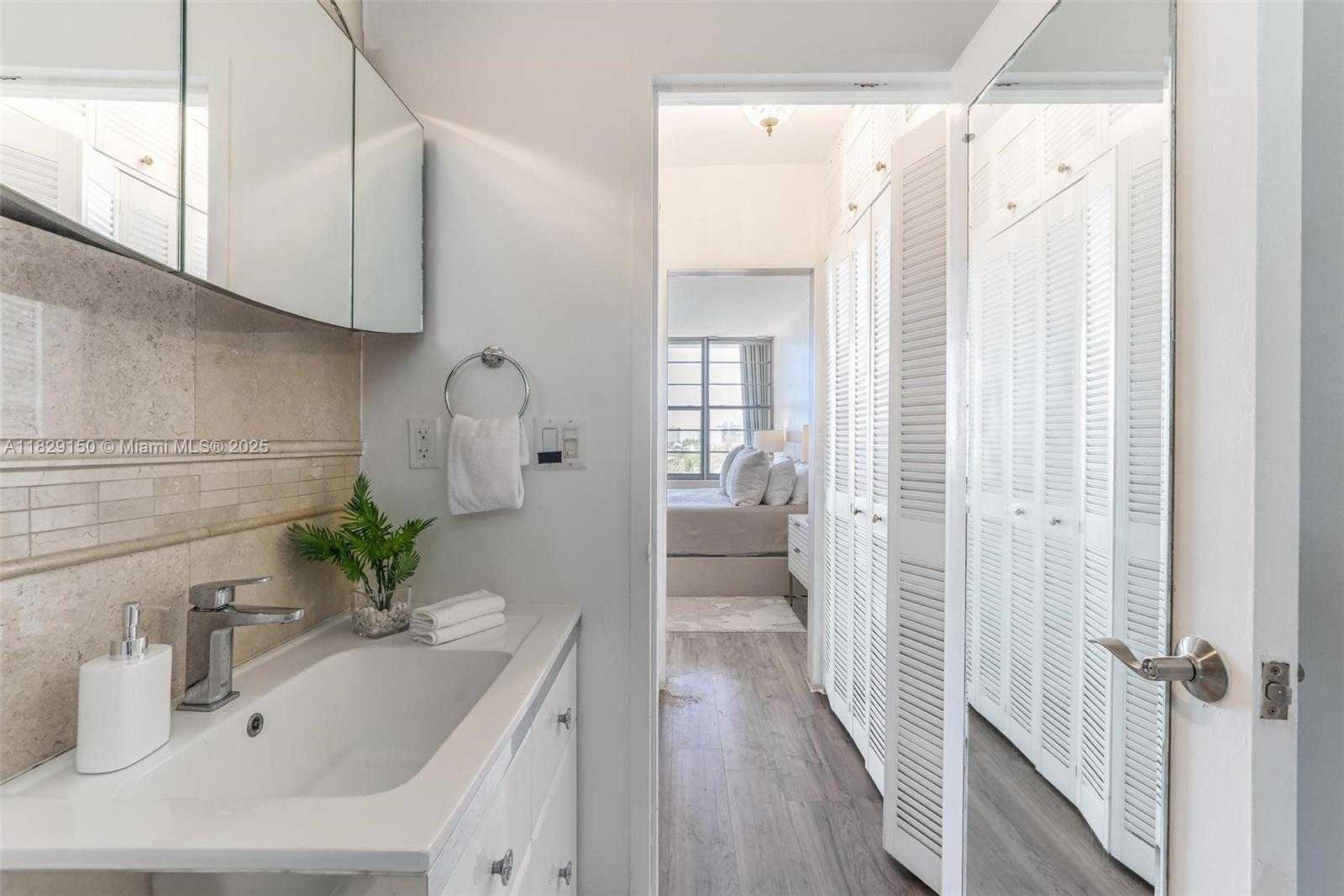 Small Image of 9101 EAST BAY HARBOR DR #705, Bay Harbor Islands Number 17