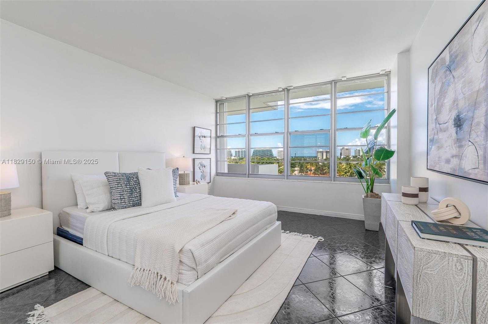 Small Image of 9101 EAST BAY HARBOR DR #705, Bay Harbor Islands Number 19