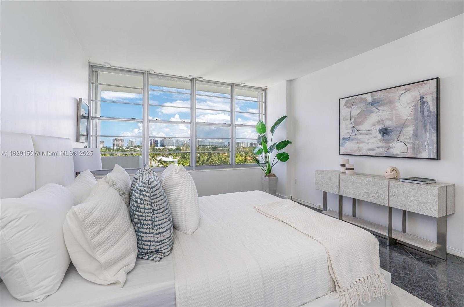 Small Image of 9101 EAST BAY HARBOR DR #705, Bay Harbor Islands Number 20