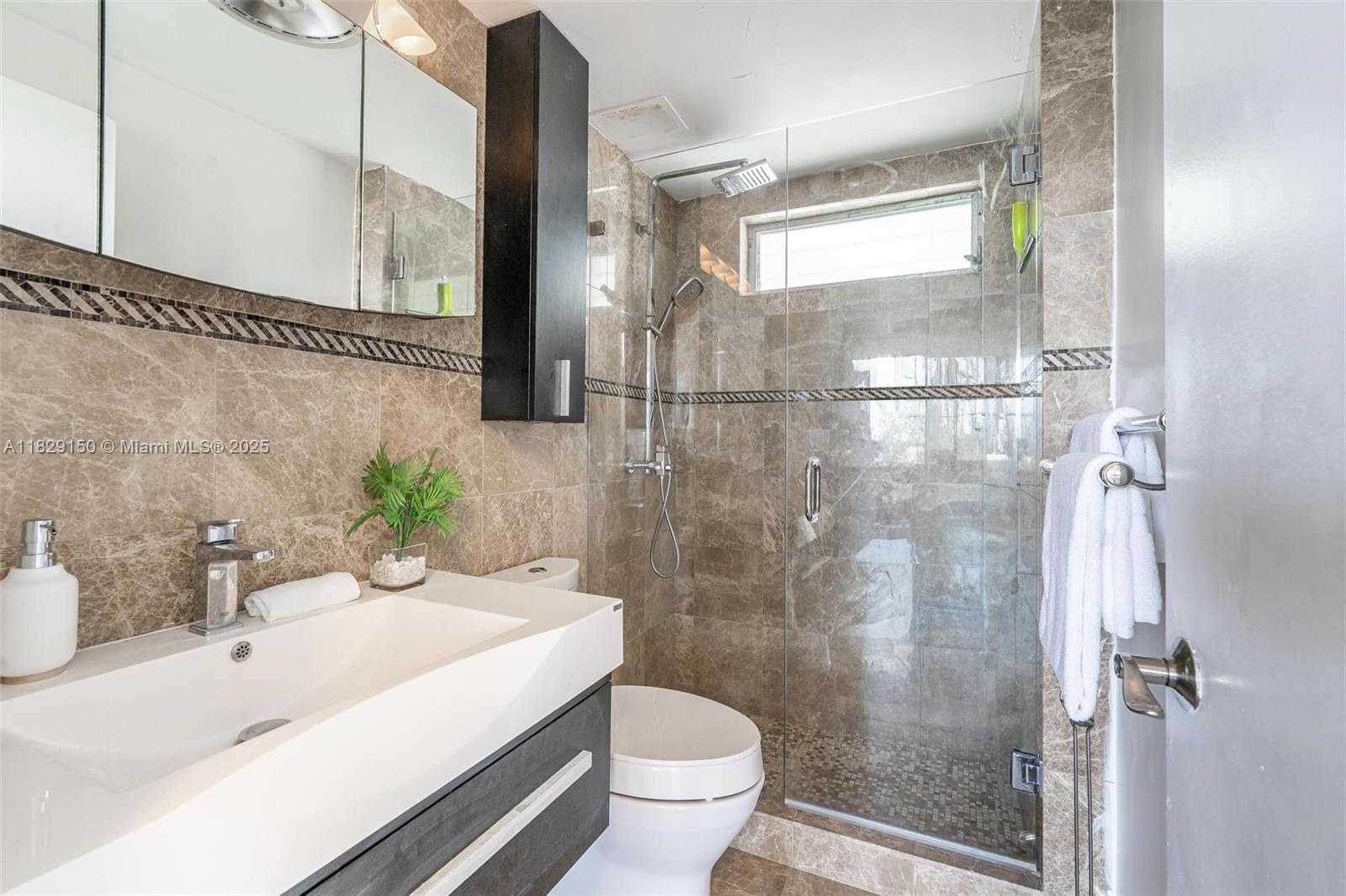 Small Image of 9101 EAST BAY HARBOR DR #705, Bay Harbor Islands Number 21