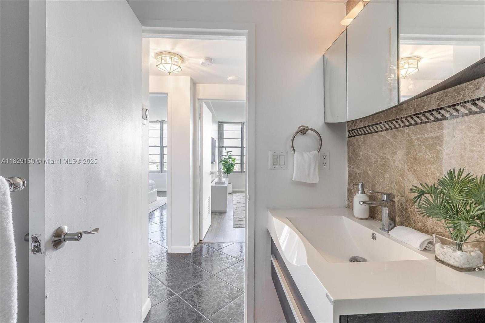 Small Image of 9101 EAST BAY HARBOR DR #705, Bay Harbor Islands Number 23