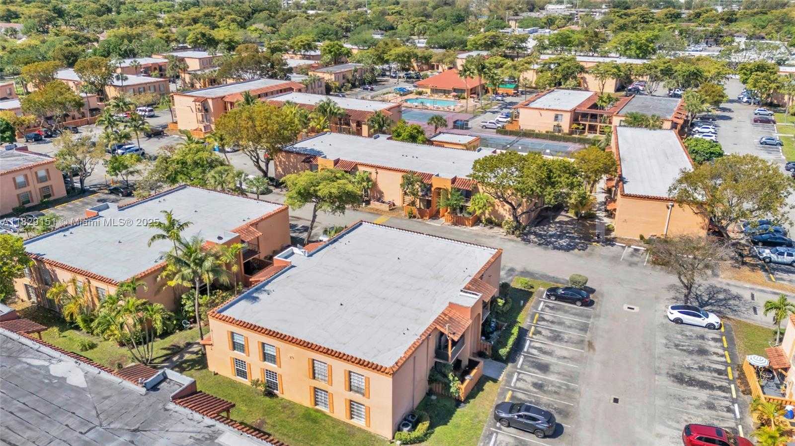 Small Image of 7115 MIAMI LAKES DR #N28, Miami Lakes Number 4