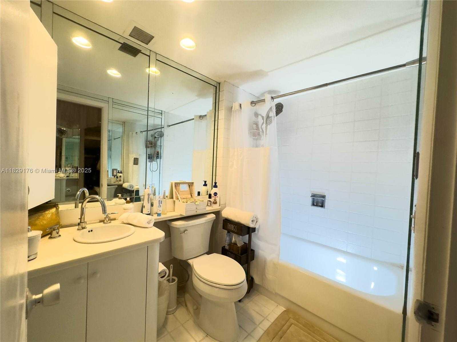 Small Image of 770 NORTH EAST 69TH ST #2E, Miami Number 22