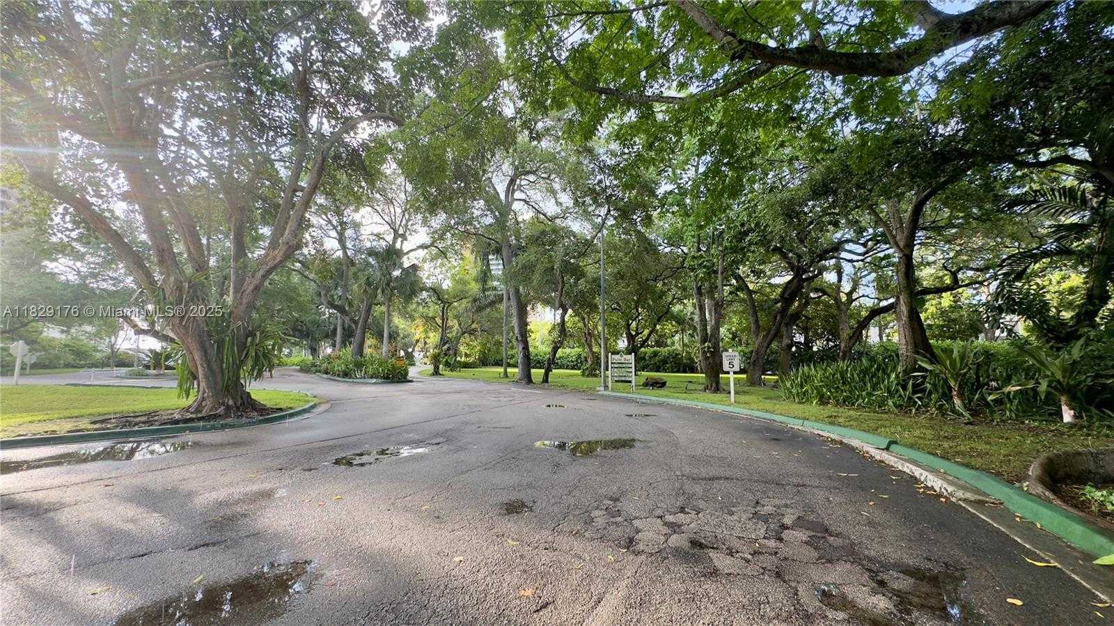 Small Image of 770 NORTH EAST 69TH ST #2E, Miami Number 30