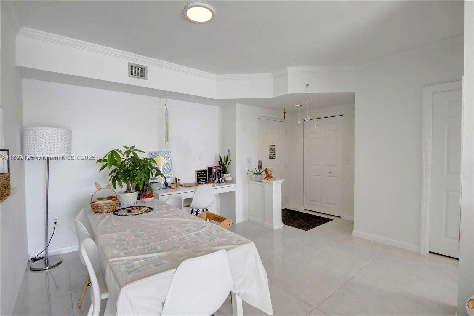 Small Image of 17150 NORTH BAY RD #2707, Sunny Isles Beach Number 10