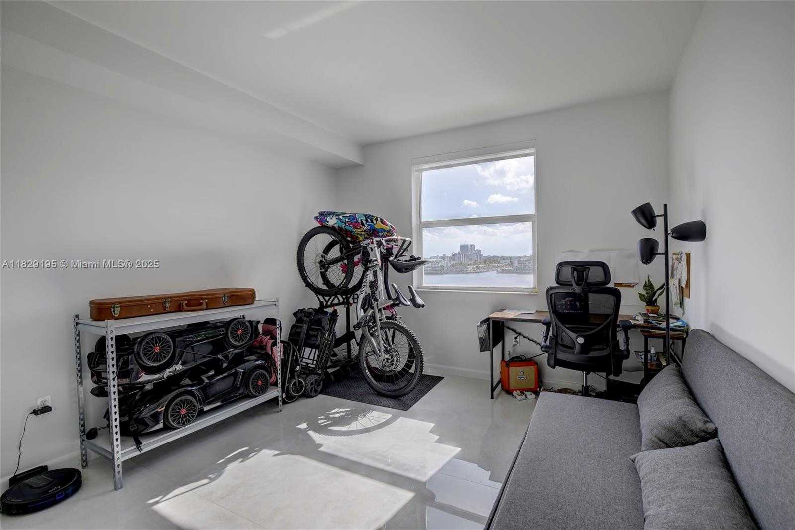 Small Image of 17150 NORTH BAY RD #2707, Sunny Isles Beach Number 11