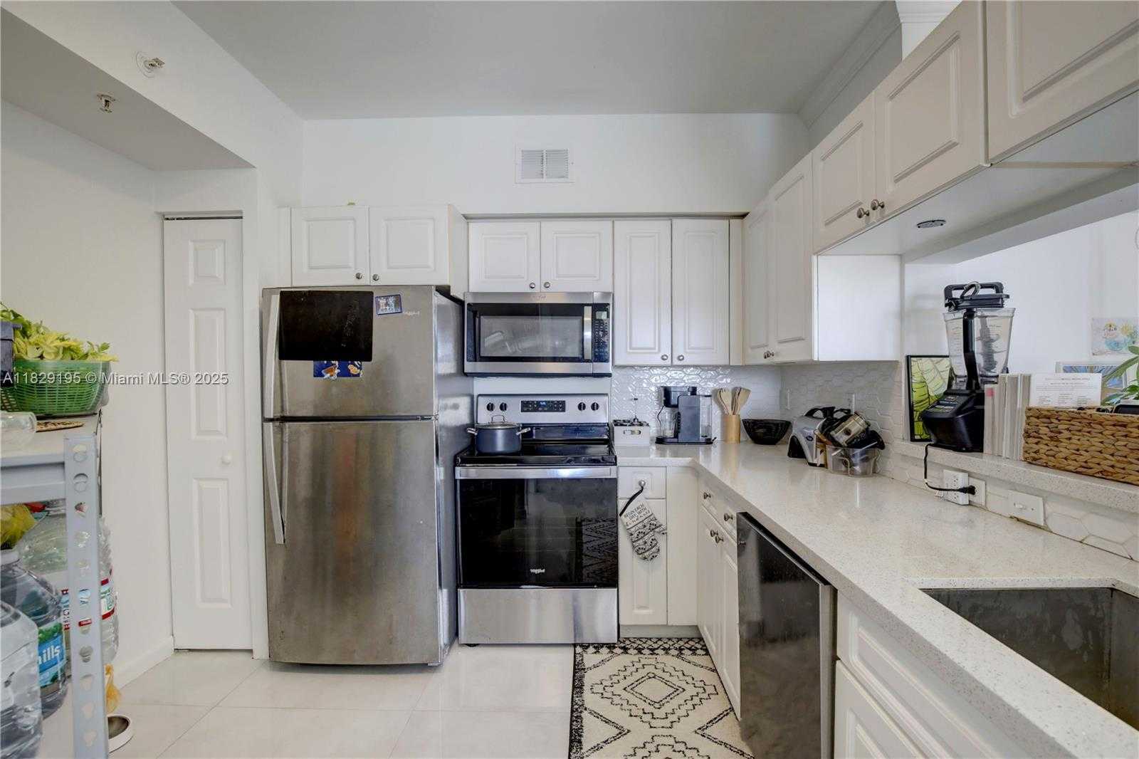 Small Image of 17150 NORTH BAY RD #2707, Sunny Isles Beach Number 18