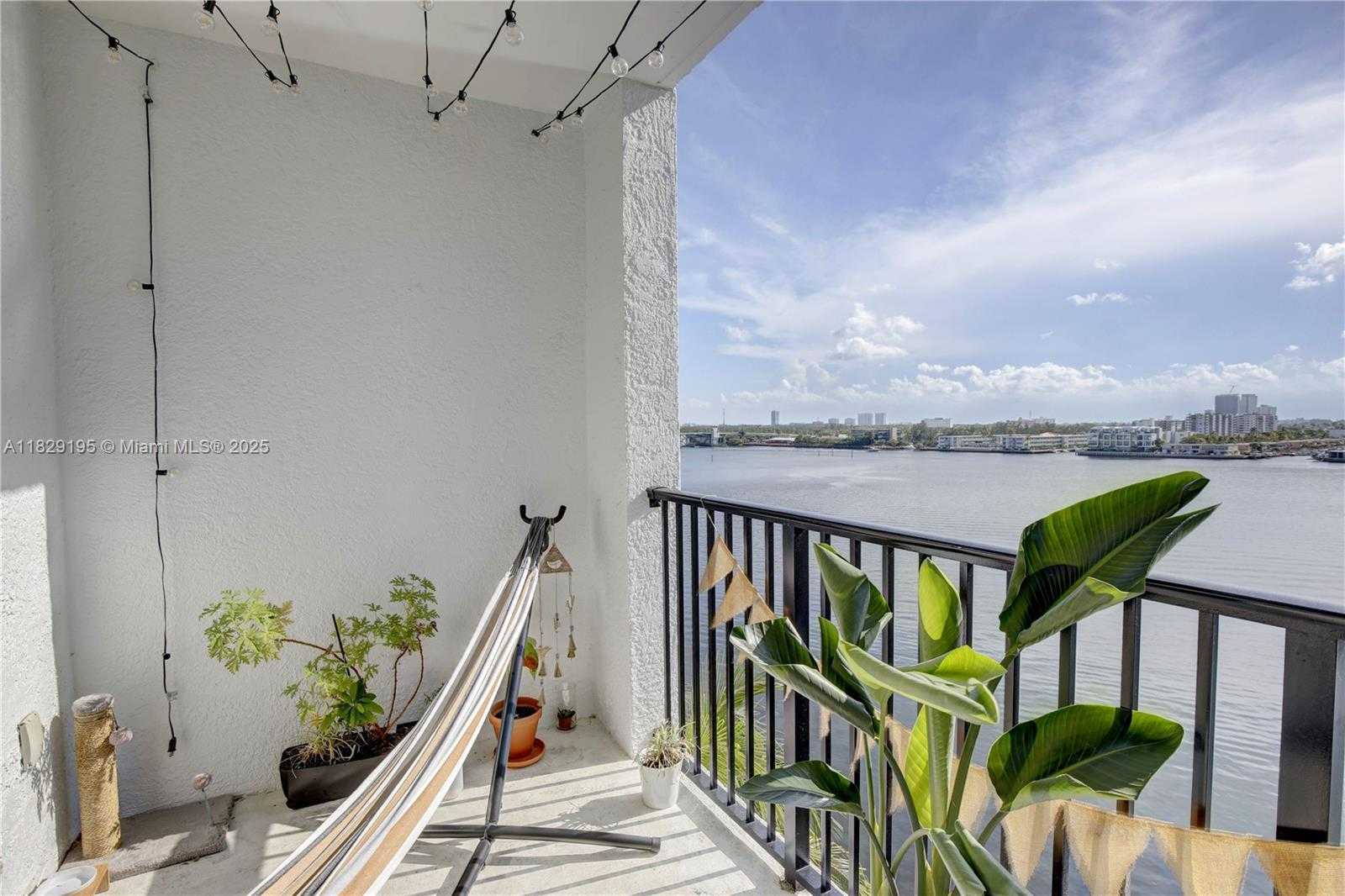 Small Image of 17150 NORTH BAY RD #2707, Sunny Isles Beach Number 2