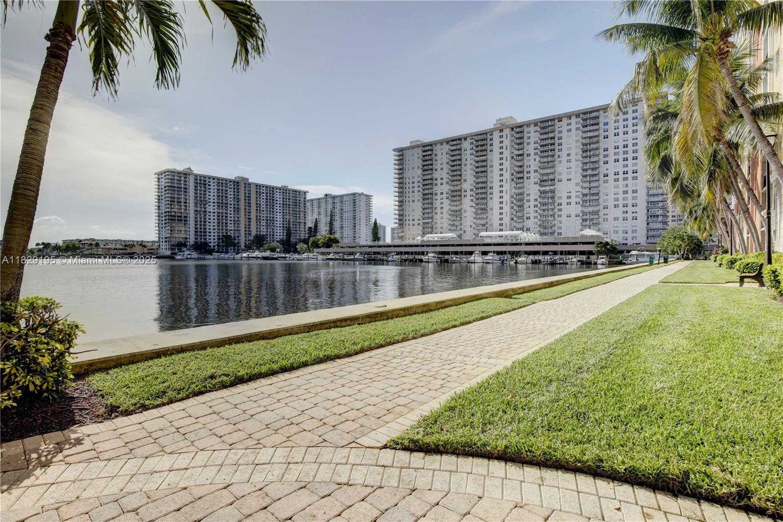 Small Image of 17150 NORTH BAY RD #2707, Sunny Isles Beach Number 21