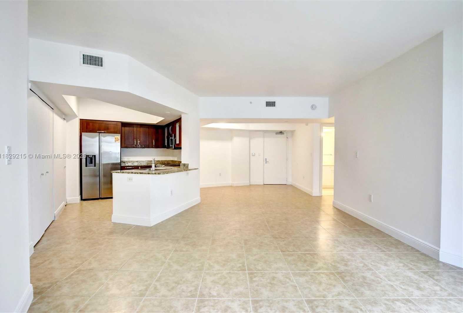 Small Image of 19900 EAST COUNTRY CLUB DR #216, Aventura Number 2
